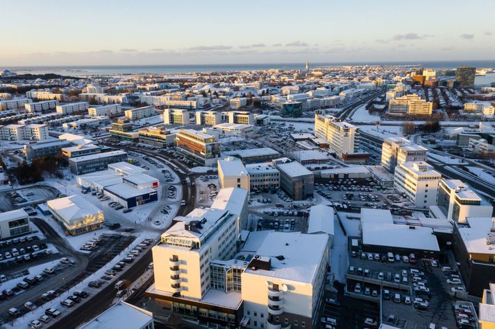 Horft yfir Ármúla í Reykjavík. Hámarkshraði þar verður nú 30 km/klst í stað 50 km/klst áður.