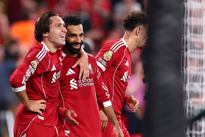 Federico Chiesa skoraði sitt fyrsta mark í ensku úrvalsdeildinni á föstudag og Mohamed Salah átti sinn þátt í því.