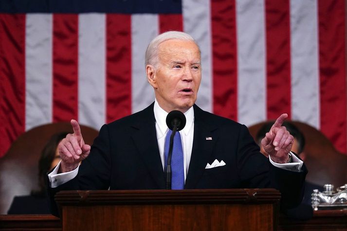 Joe Biden í pontu í þinghúsi Bandaríkjanna í gær.