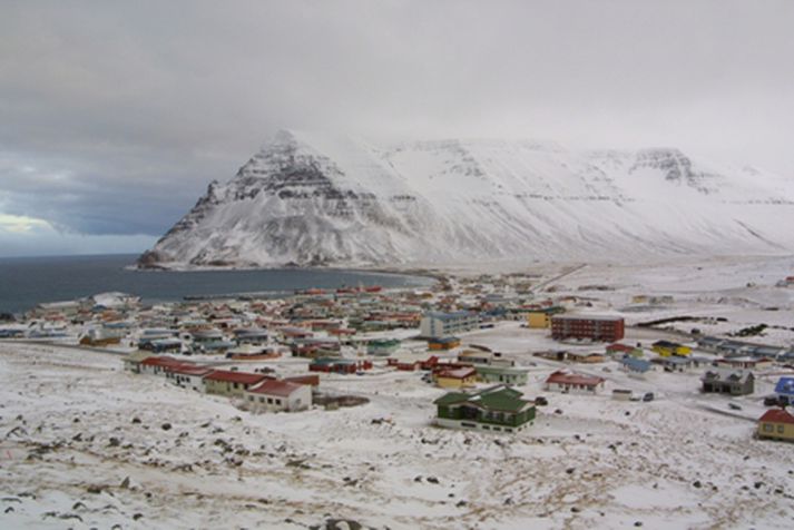 Bolungarvík í vetrarskrúða. Mynd/ Halldór.