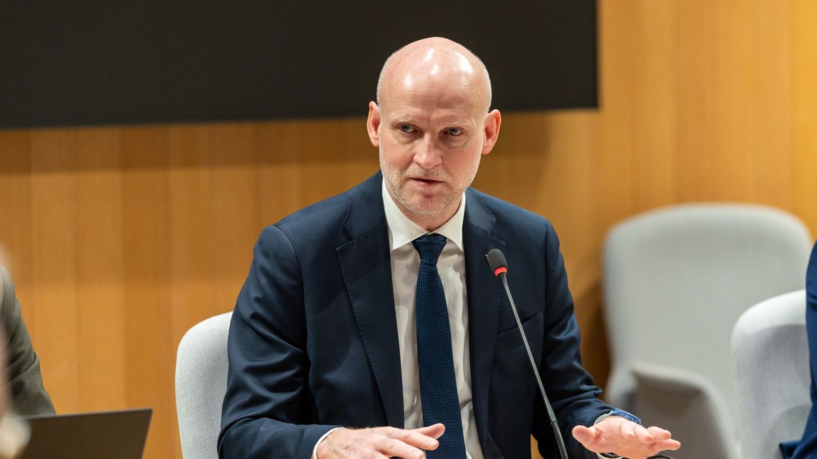 Segir fyrri ríkis­stjórn ekki hafa treyst sér í Fjarðarheiðargöng