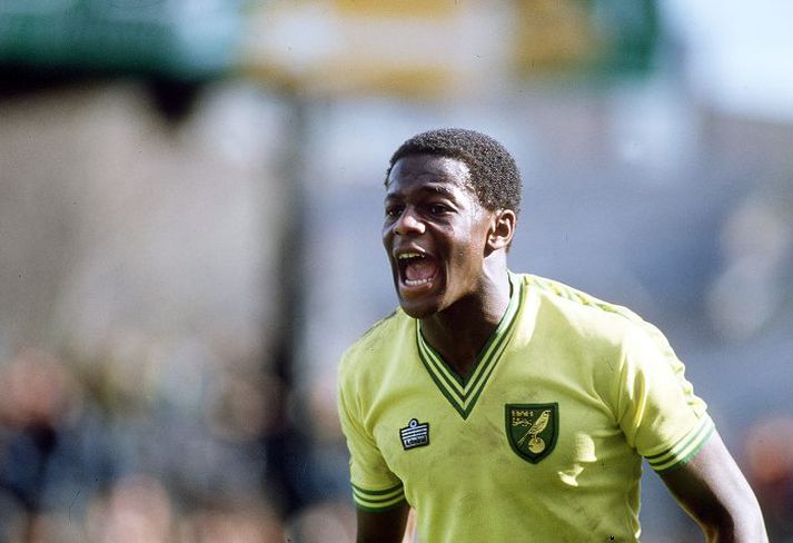 Justin Fashanu varð fyrstur og er hingað til sá eini enski atvinnumaður í knattspyrnu til að koma opinberlega út úr skápnum. Hann svipti sig lífi árið 1998.nordicphotos/afp