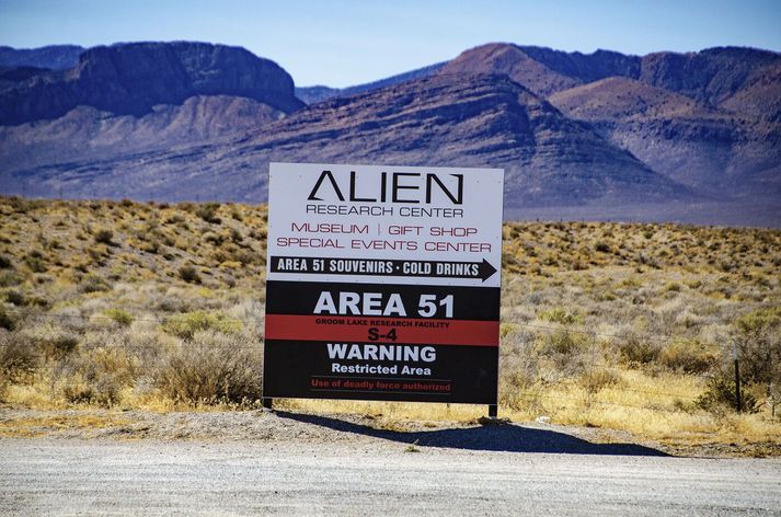 Area 51 er leynileg herstöð og hefur lengi verið bendluð við fljúgandi furðuhluti og geimverur.
