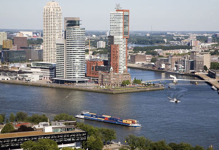 Tónleikarnir áttu að fara fram í Rotterdam.