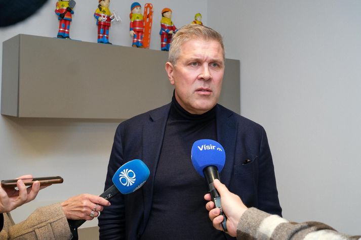 Bjarni segir SA búið að semja við stóran hluta vinnumarkaðrins og mörg fyrirtæki hafi boðað verðfrystingu til áramóta. 