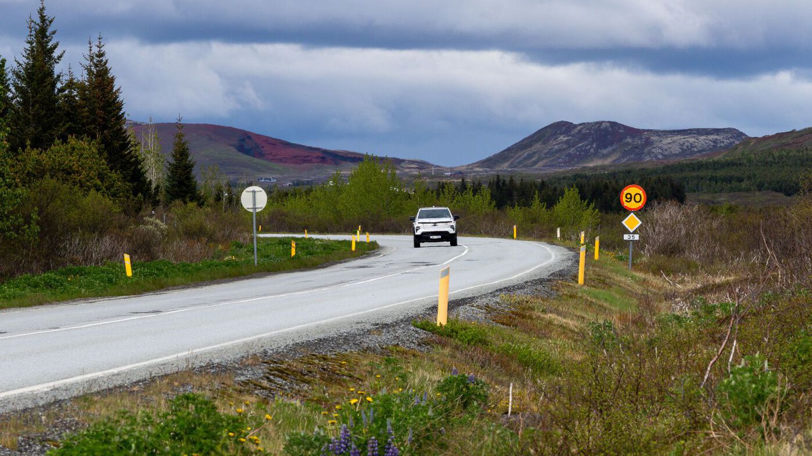 Væta með stífri norð­austan­átt