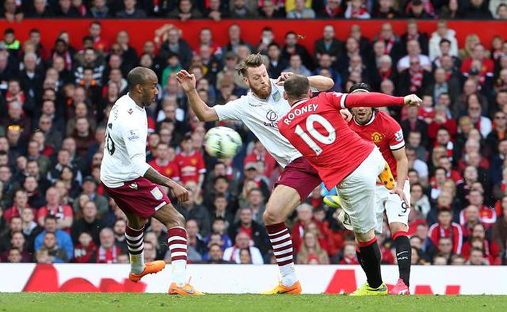 Rooney skorar annað mark United.