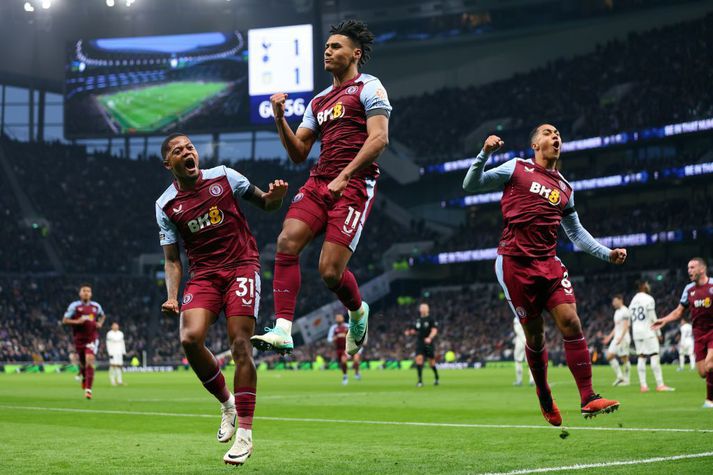Ollie Watkins fagnar marki sínu í dag sem reyndist sigurmark leiksins en Watkins er kominn með sjö mörk í 13 leikjum.