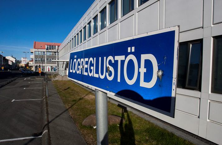 Lögreglustöðin á Hverfisgötu. 