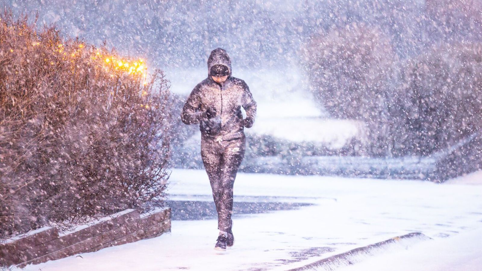 Þykknar upp og snjóar