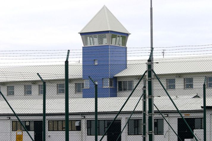 Ríkisendurskoðun segir að undanfarin ár hefur þróunin orðið sú að vararefsing hárra sekta vegna svokallaðra hvítflibbabrota er nær ávallt afplánuð með samfélagsþjónustu.