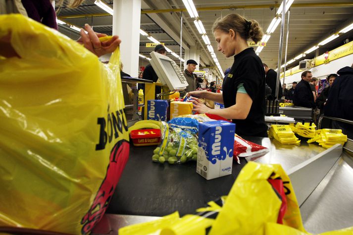 Verslun Bónus í Stykkishólmi stefnir á að losa sig við plastpokana eins og önnur fyrirtæki á staðnum.