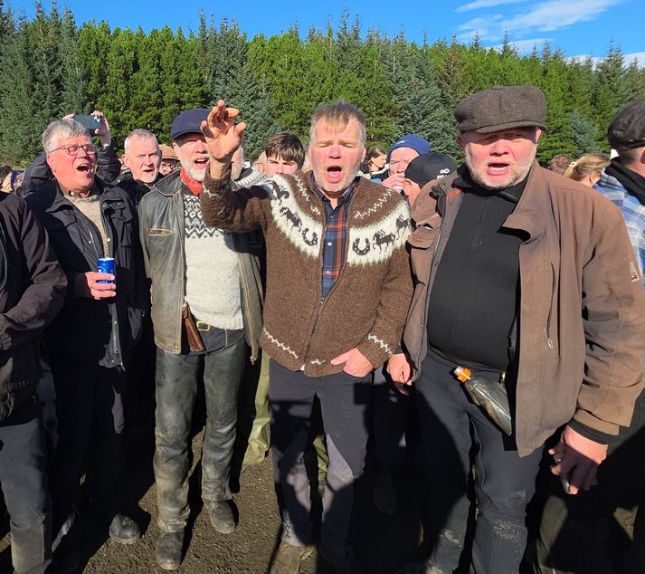 Sungið af mikilli innlifun í Tungnaréttum í dag.
