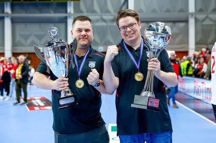 Stefán Árnason (til vinstri) var áður  aðstoðarþjálfari Gunnars Magnússonar (til hægri) en tók við aðalþjálfastarfinu af honum fyrir þetta tímabil. 