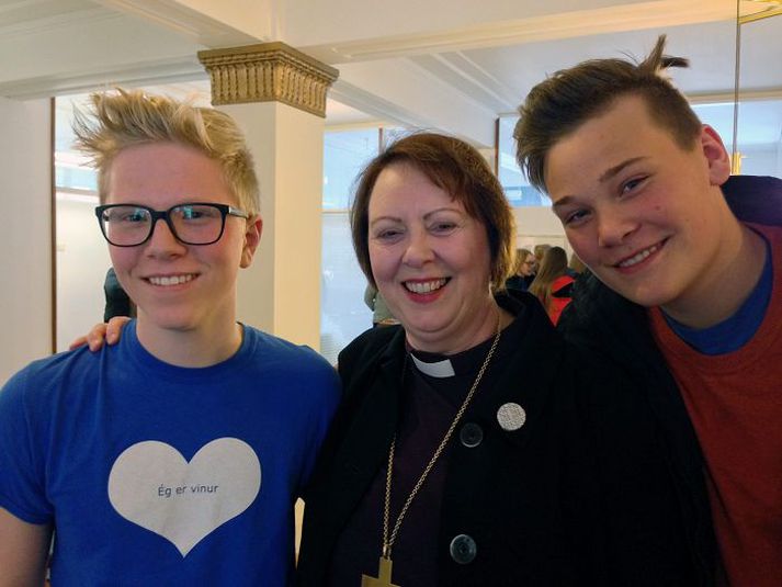 Agnes M. Sigurðardóttir, Biskup Íslands ásamt tveimur kærleiksríkum Vopnfirðingum.