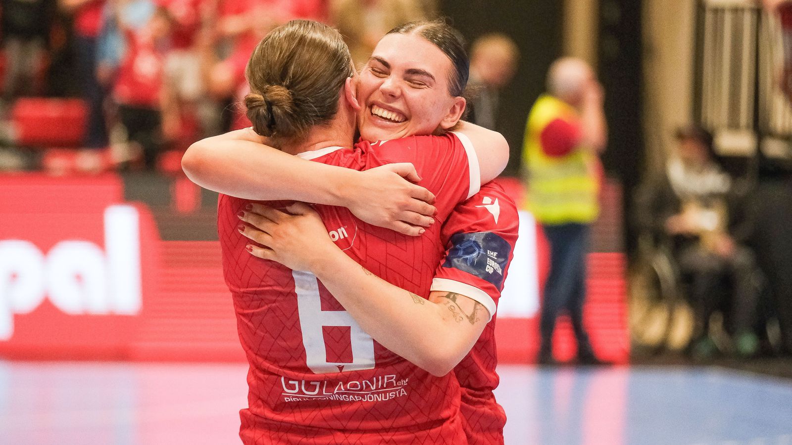 Valskonur hnykluðu vöðvana í lokaumferðinni