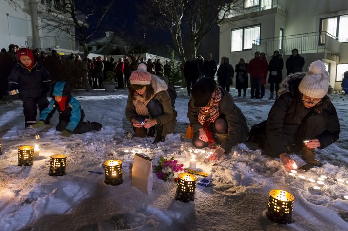 Frá fundi til að sýna samstöðu með Parísarbúum í Reykjavík á dögunum.