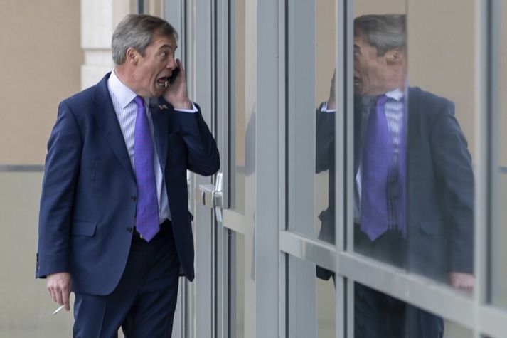 Nigel Farage virðist hafa varið drykklöngum tíma í að taka upp myndbönd gegn greiðslu síðustu fimm árin, þar á meðal eftir að hann var kjörinn á þing árið 2024.