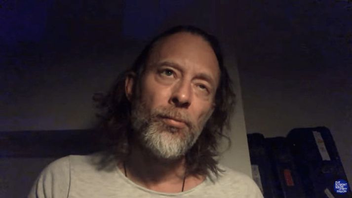 Thom Yorke í kjallaranum heima hjá sér í gær.