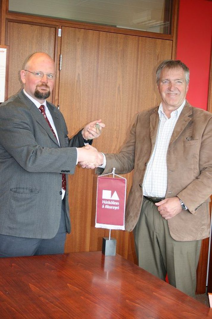 Dr. Eyjólfur Guðmundsson og Stefán B. Sigurðsson fráfarandi rektor