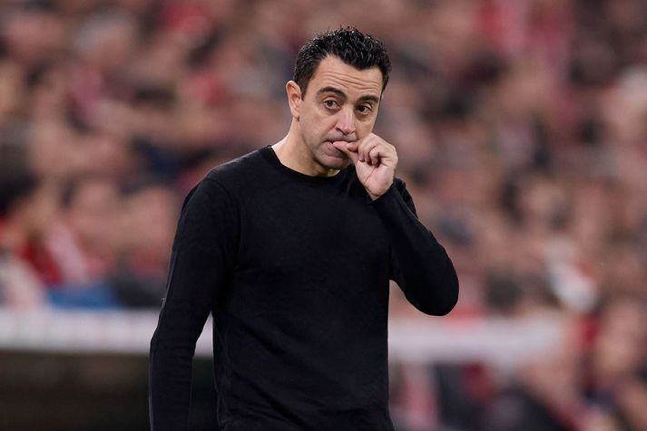 Xavi Hernandez sést hér áhyggjufullur á hliðarlínunni í tapi Barcelona í gær.