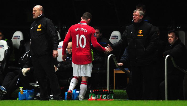 Sir Alex Ferguson tók Wayne Rooney útaf í kvöld.