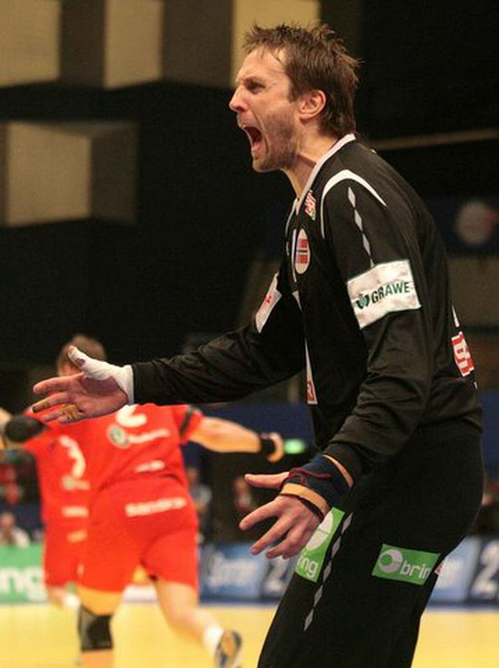 Steinar Ege sést hér svekkja sig yfir einu marka Íslands í leiknum.