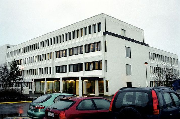 Geðdeild Flytja átti hjúkrunarfræðinginn í starfi frá geðdeild yfir á Klepp.