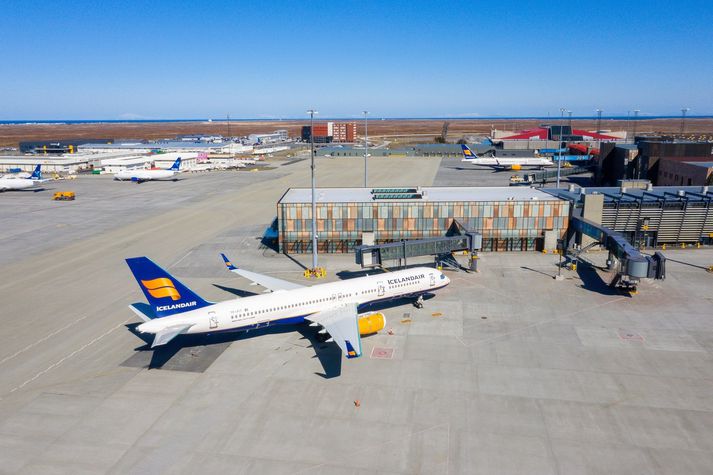 Boeing 757-200 vél Icelandair á Keflavíkurflugvelli. Samskonar vél og var lent án heimildar umræddan dag.