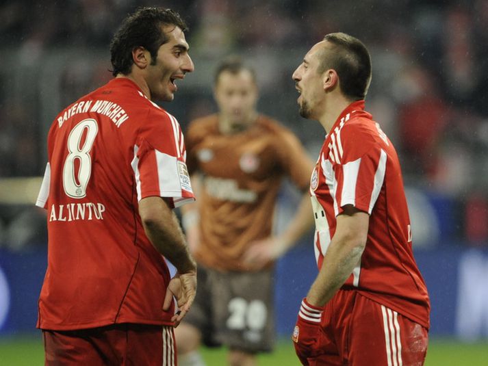 Franck Ribery fagnar marki sínu í kvöld.