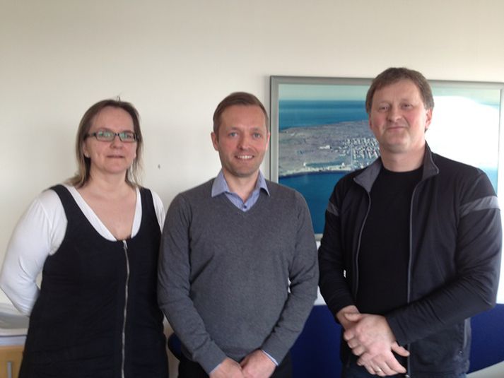 Á myndinni eru: Sigríður Lára Ásbergsdóttir, formaður bæjarráðs, Gunnsteinn R. Ómarsson og Sveinn Steinarsson, forseti bæjarstjórnar.