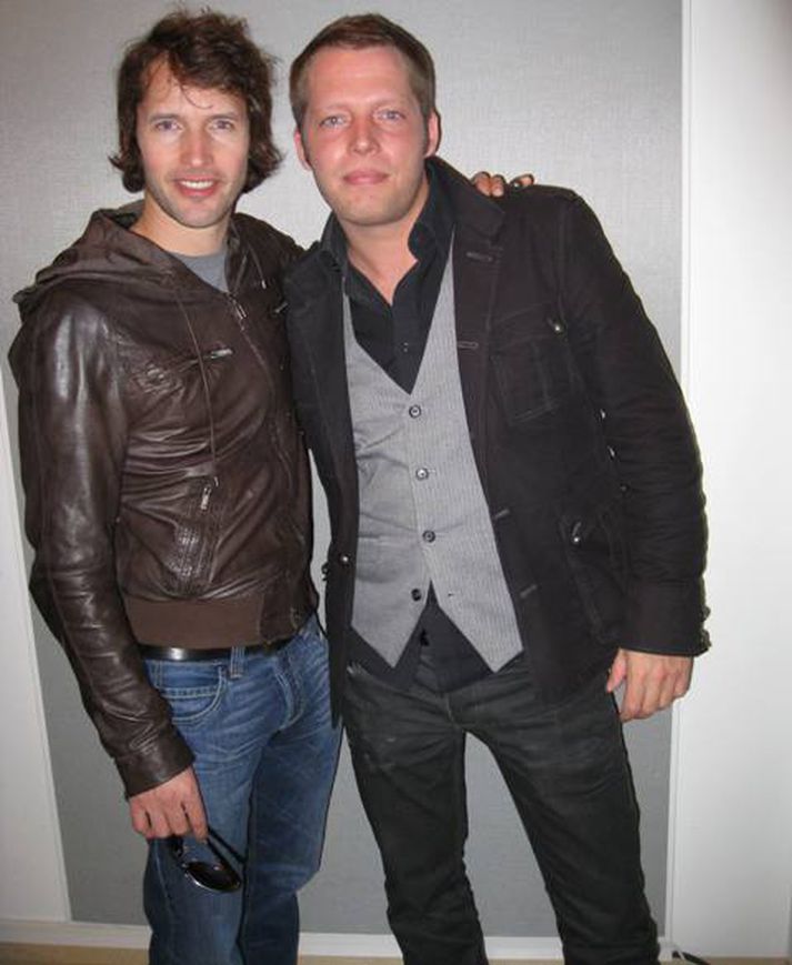James Blunt og Brynjar Már í morgun eftir viðtalið á útvarpsstöðinni FM957.