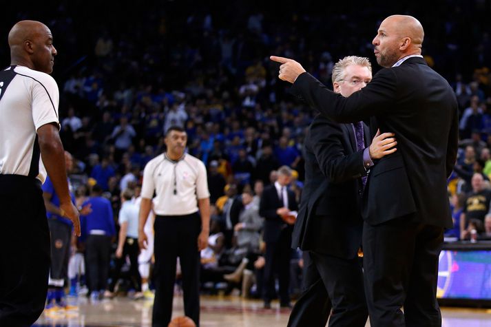 Joe Prunty reynir hér að róa Jason Kidd.