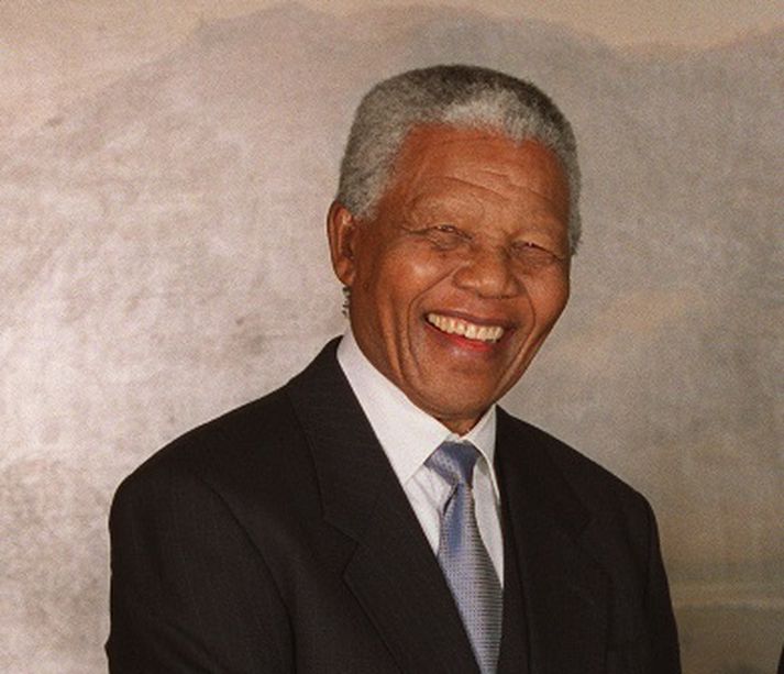 Mandela ætlar að horfa á leikinn i kvöld.