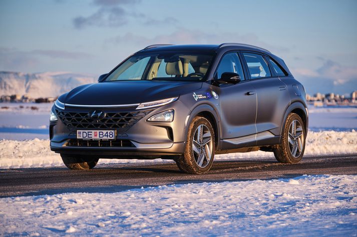 Hyundai Nexo vetnisbíllinn er bæði laglegur að utan sem innan, hlaðinn nýjustu tækni og umfram allt frábær akstursbíll.