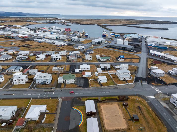 Í byrjun september höfðu 74 hollvinir undirritað viðauka við hollvinasamning sem heimilar gistingu í eignum Þórkötlu.