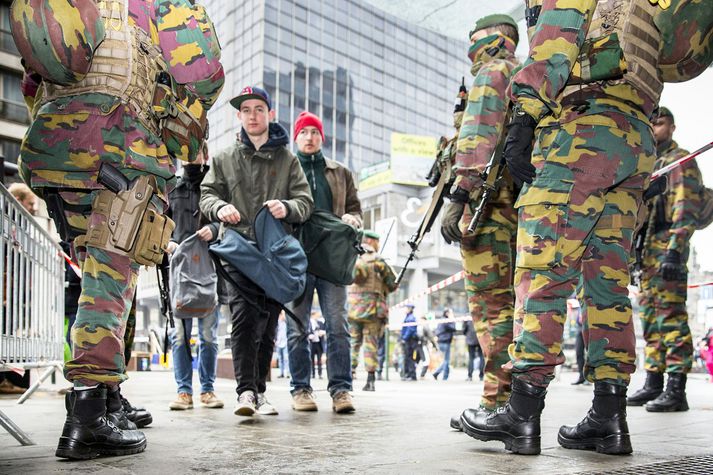 Umfangsmikil leit stendur yfir í Brussel.