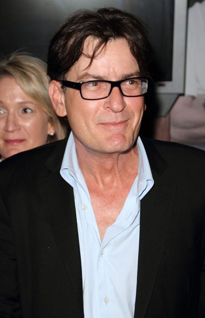 Á beinu brautinni Charlie Sheen virðist aftur vera kominn á beinu brautina. 
NORDICPHOTOS/GETTY