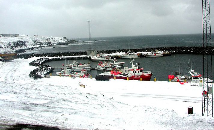 Fyrirtækin þrjú eiga í erfiðleikum með að greiða af lánum sínum hjá Íslandsbanka. Samanlagðar skuldir þeirra nema um þremur milljörðum króna. Kvótaeign fyrirtækjanna er þeirra verðmætasta eign.