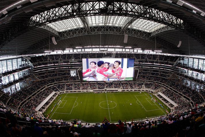 Cowboys Stadium er ótrúlegt mannvirki.
