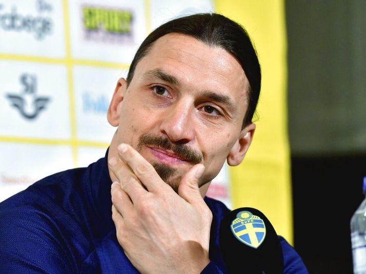 Zlatan Ibrahimovic bæði sló á létta strengi og átti erfitt með að halda aftur af tárunum á blaðamannafundinum í dag.