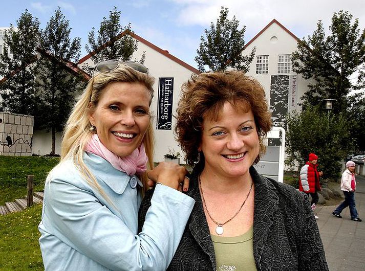 Halla margrét árnadóttir óperusöngkona og Antonía Hevesi píanóleikari Koma fram á styrktartónleikum Bergmáls í Hafnarborg.
