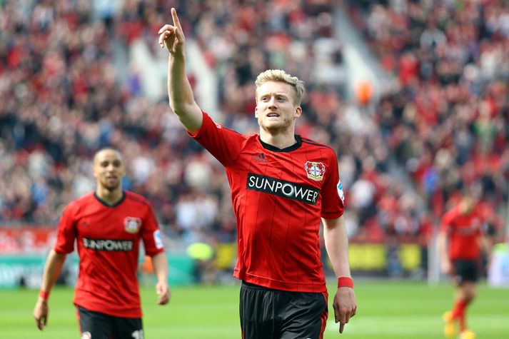Schürrle fagnar með Leverkusen.
