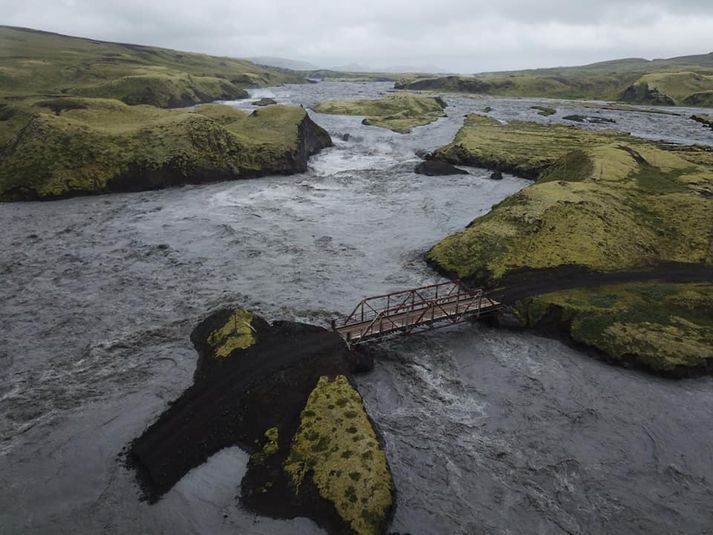 Fjölskyldan hefur verið í sumarhúsinu, sem er gamall bóndabær, frá því fyrir helgi.