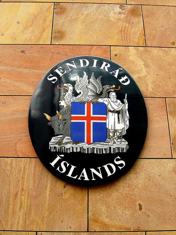 Íslenskir sendierindrekar njóta réttinda Vínarsáttmálans erlendis.