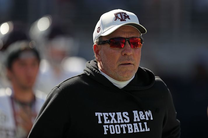 Jimbo Fisher þarf ekki að leita sér að nýju starfi á næstunni þvi starfslokin hjá Texas A&M eru honum afar hagstæð.