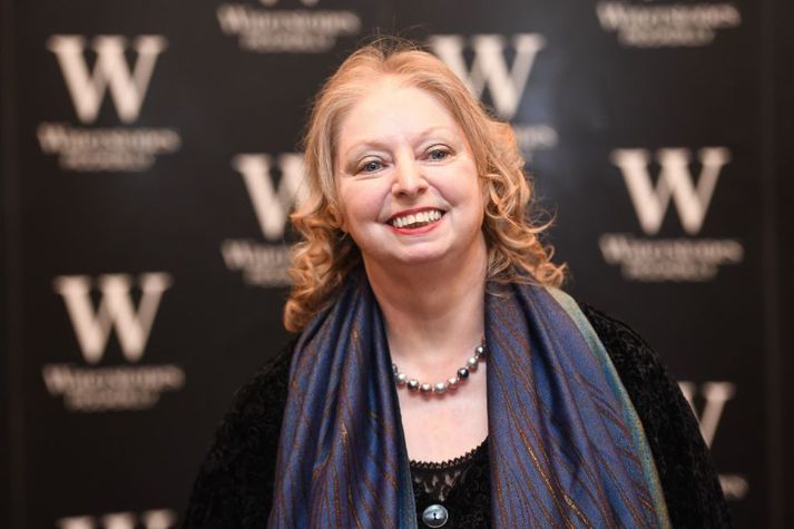 Lafði Hilary Mantel gaf út þriðju og síðastu bókina í Wolf Hall-flokknum, The Mirror and the Light, árið 2020.