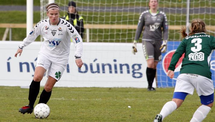 Julie Nelson.