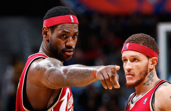 Delonte West var liðsfélagi LeBron James í nokkur tímabil. Hér fær hann góð ráð frá kónginum.