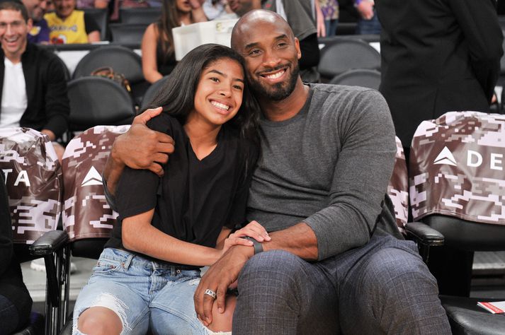 Gianna og Kobe Bryant fórust í þyrluslysi fyrir rúmum tveimur vikum.